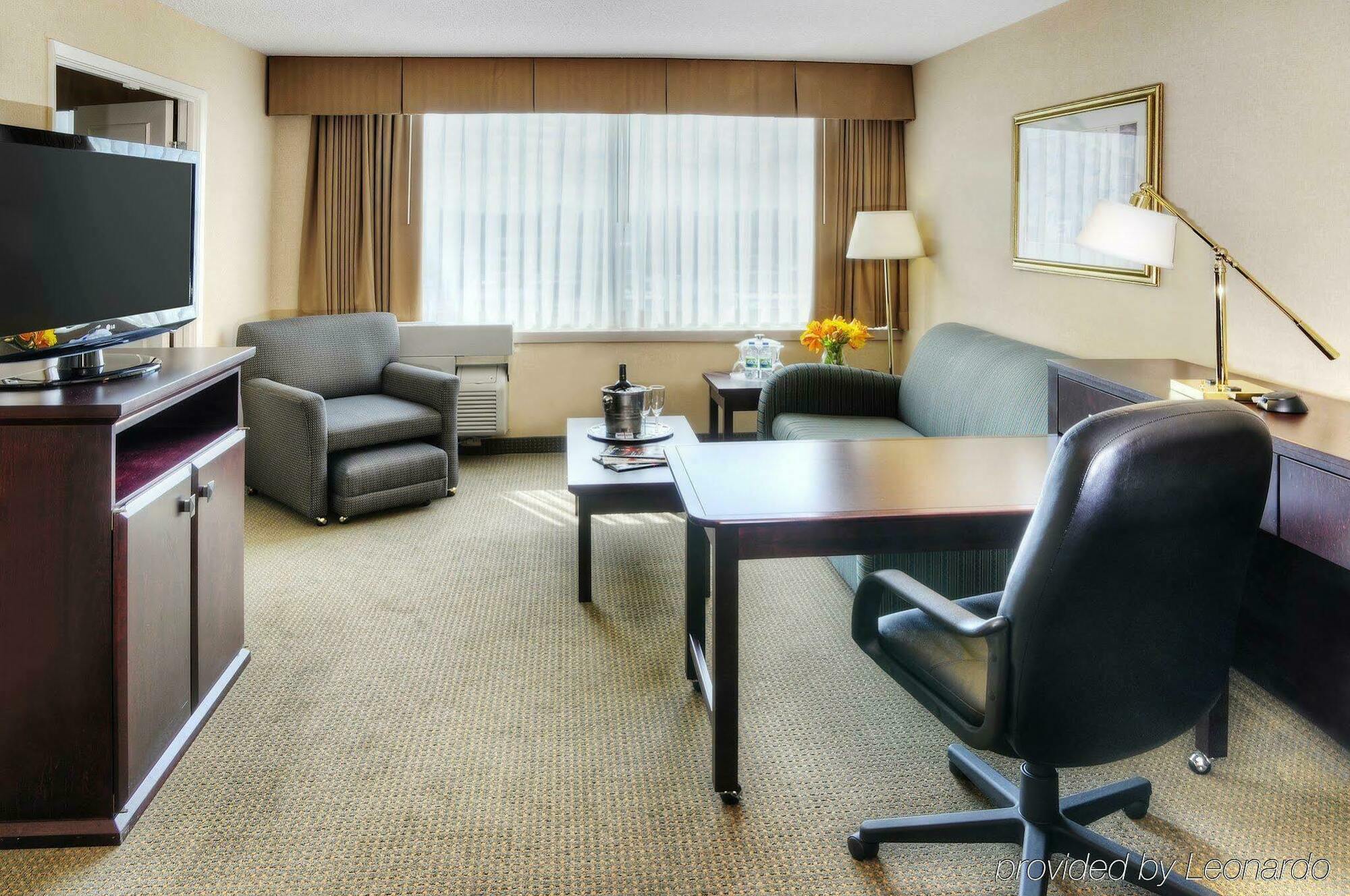 Radisson Suites Hotel Toronto Airport 外观 照片